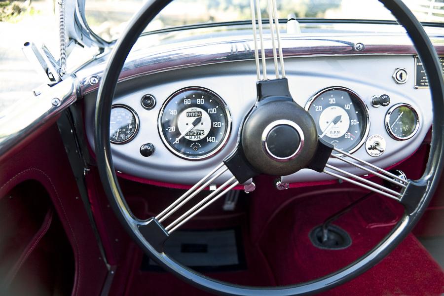 Панель приборов Austin-Healey 100M Le Mans Roadster (BN2) 1955 года  (фото 35 из 81)